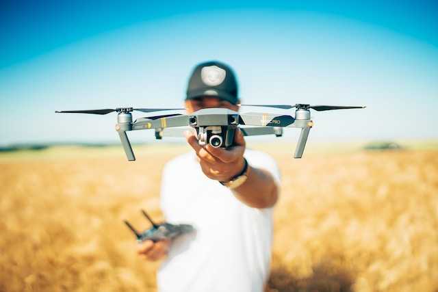 क्या खेती मे ड्रोन का उपयोज लाभकारी है ? image
